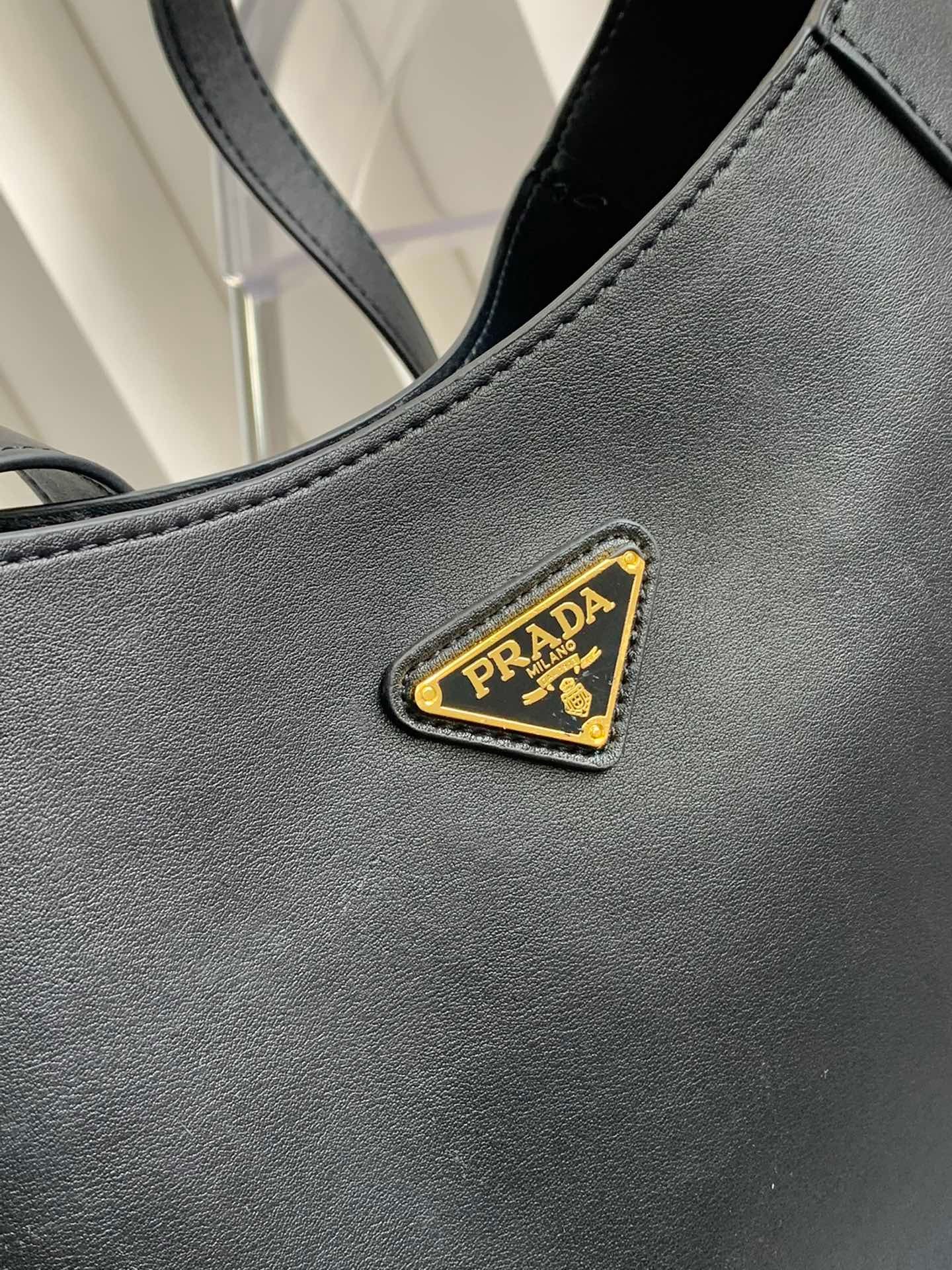 Prada Cleo